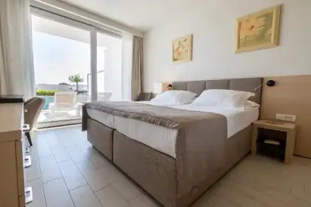Romana Beach Apartments - 76