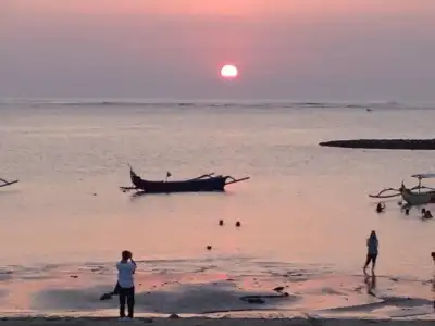 Kuta Beach Stay - 16