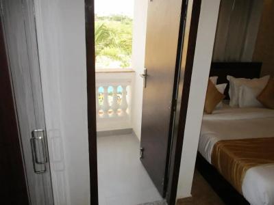 Grand Lotus Inn - 4