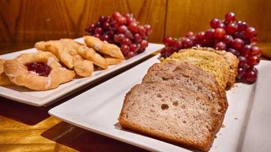 Carmel Bay View Inn - 9