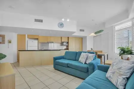 Rolling Surf Resort - 379