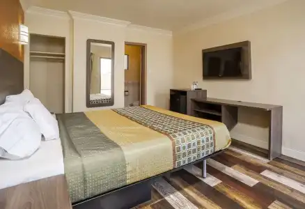 Economy Inn Hollywood - 25