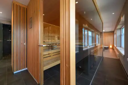 Piazza und Restaurant - 10