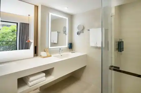 DoubleTree by Hilton Phuket Banthai Resort - 58
