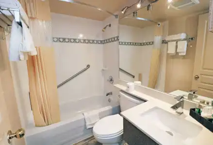 Divya Sutra Suites on Robson Downtown Vancouver - 6