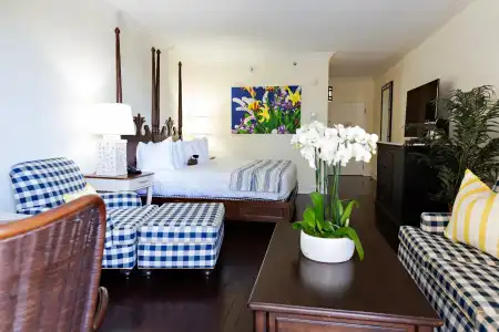 Inn at Pelican Bay - 28