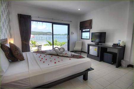 Samui Pier Beach Front Resort - 25