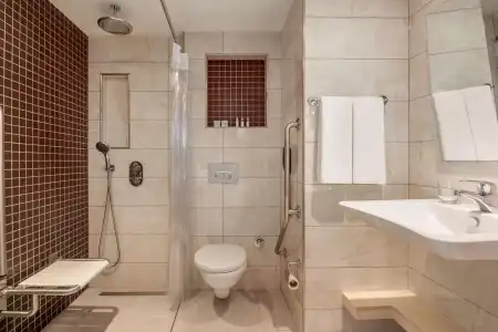 Ramada by Wyndham Old City - 9