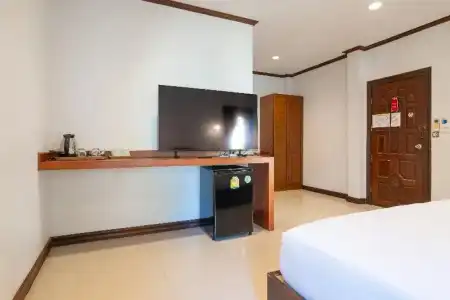 The Green Beach Resort - 123