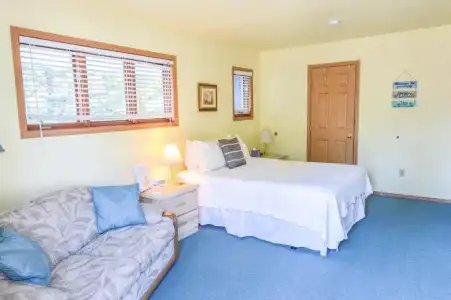 Sea Treasures Inn - 29