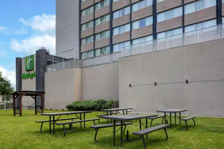 Holiday Inn Houston Downtown by IHG - 40