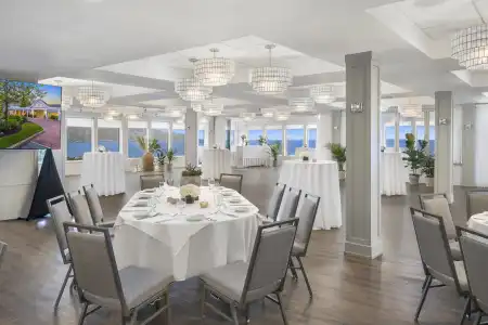 Sea Crest Beach Resort - 38