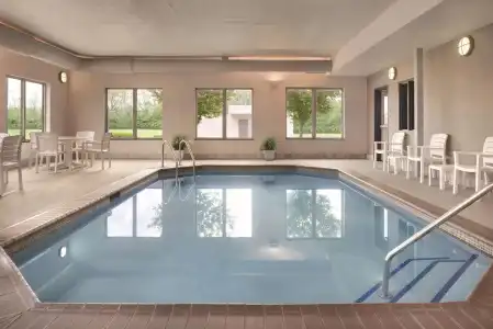Country Inn & Suites by Radisson, Springfield Southeast - 10