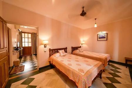 Arya Niwas - 206