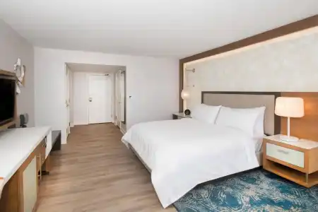 Renaissance Newport Beach - 27