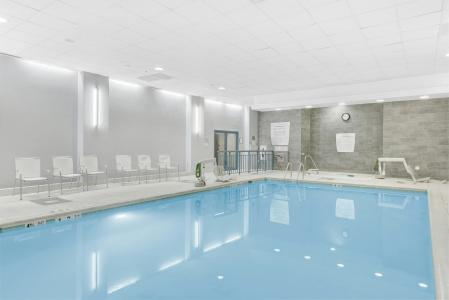 Embassy Suites by Hilton Alexandria Old Town - 18