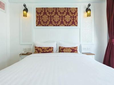 White Ivory Bed & Breakfast - 32