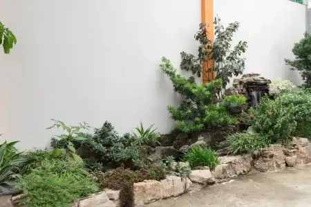 RedDoorz Premium near Hang Xanh - 9