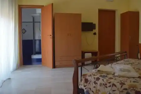 B&B Scalea Rooms - 8