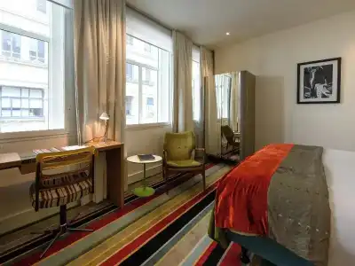 DeBrett - 79