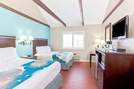 Days Inn by Wyndham Long Beach City Center - 4