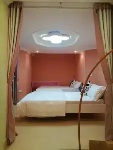 Funny House - 11