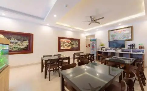 Luxury Airport & Spa - 14