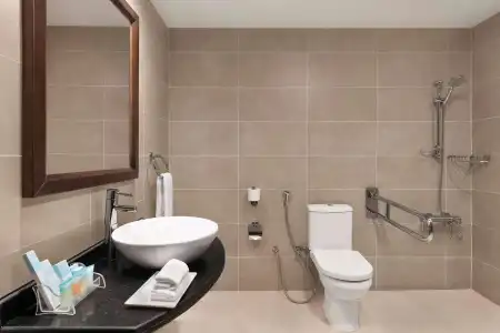 Ramada by Wyndham Dubai Deira - 9