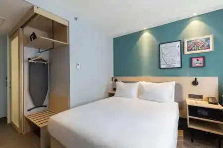 Hampton by Hilton Utrecht Central Station - 1