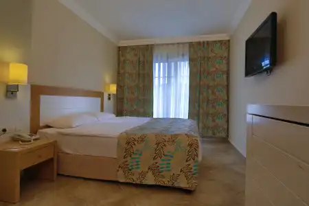 Green Bay Resort & Spa - 2