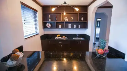 Lincoln Arms Suites - 95