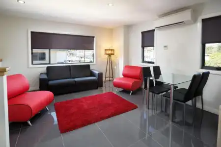Cardiff Executive Apartments - 26