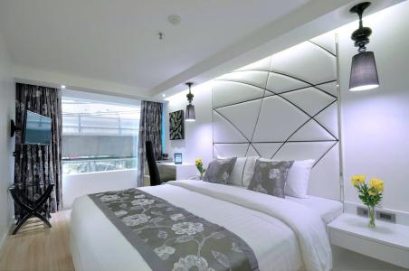 Sukhumvit Suites - 1