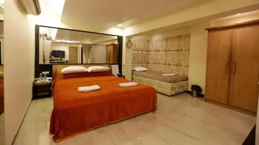 Metro Palace Mini-hotel - 45
