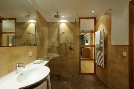 Bad Moos - Dolomites Spa Resort - 47