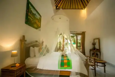Ayu Duwur Beji - 18