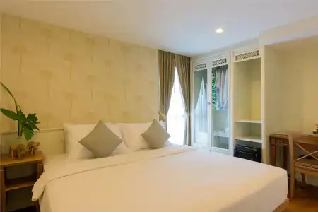 Sabai Sathorn - 3