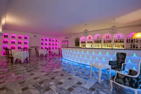 Grand La Favorita - 16