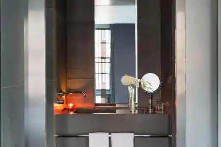 Grosvenor House Suites - 77