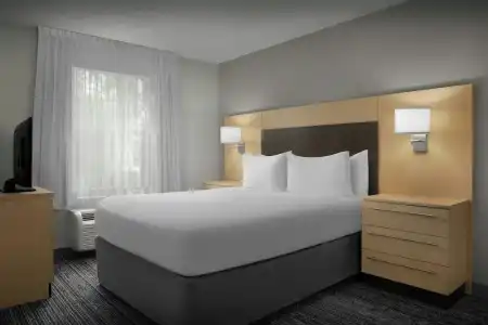 TownePlace Suites by Marriott Pensacola - 27