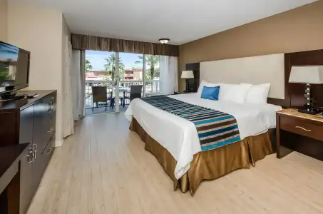DreamView Beachfront & Resort - 2