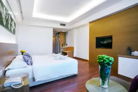 Crystal Crown Petaling Jaya - 40