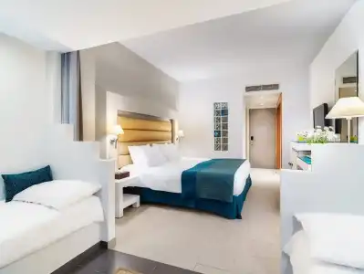 Leonardo Cypria Bay - 78