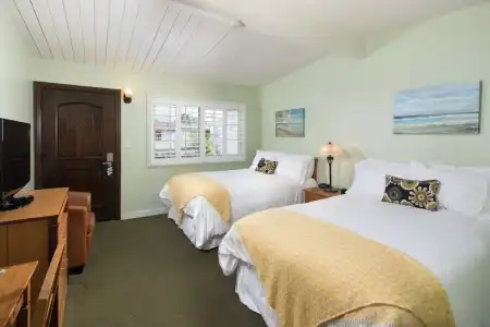 Crown City Inn - 21