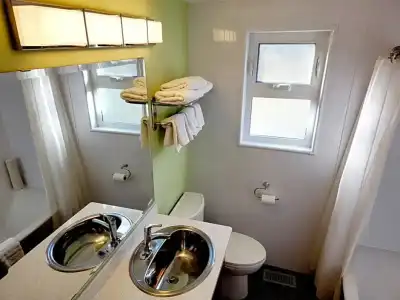 James Bay Inn, Suites & Cottage - 50