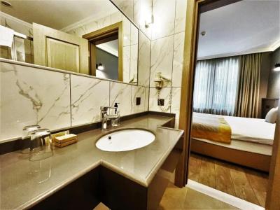 Seraglio & Suites - 64