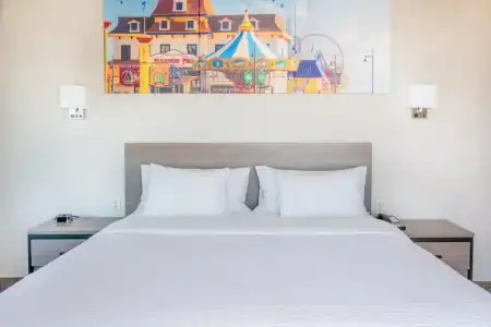 Clarion Pointe Galveston Seawall - 42