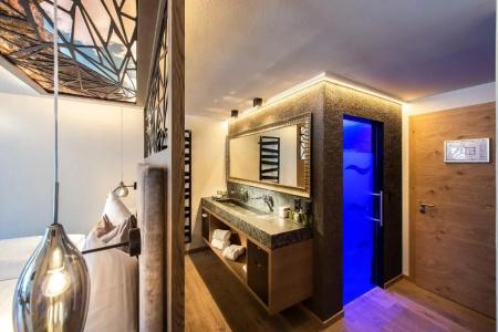 LARET private Boutique - Adults only - 78