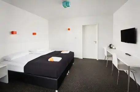 Seljavellir Guesthouse - 1