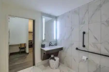Studio 154 Luxury - 161